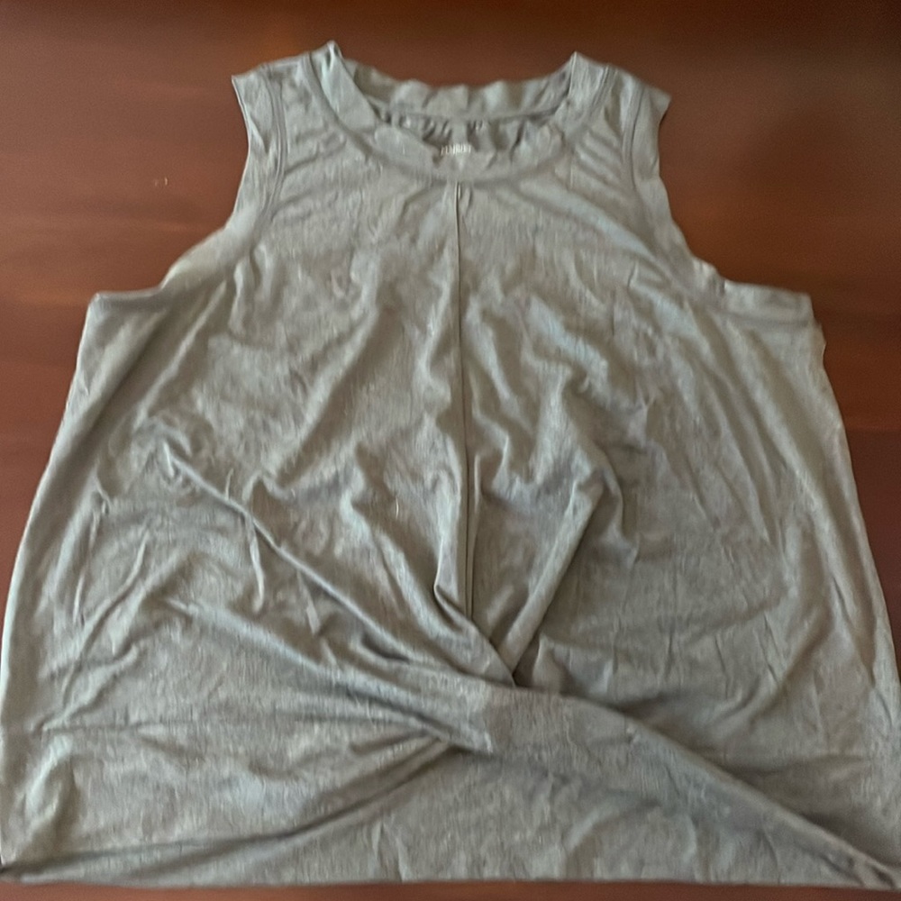 Market & Spruce workout top with twist